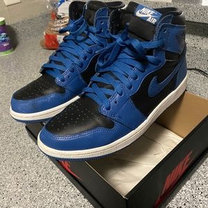 Air Jordan mids